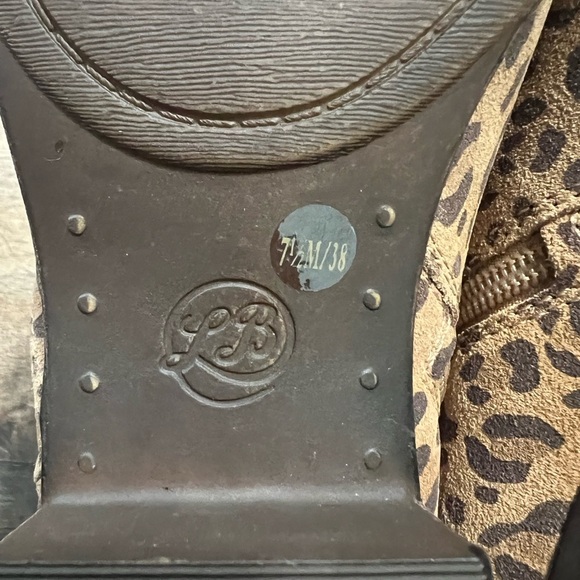 Lucky Brand Javan Print Natural Print Cow Suede Size 7 1/2 - Picture 7 of 7